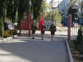 Сад передает Знамя Сад передает Знамя.